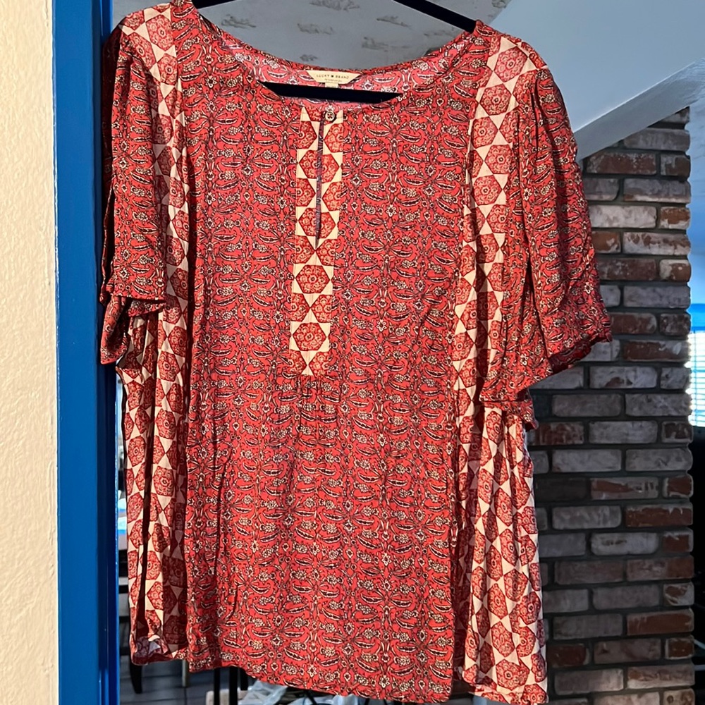 Red print top